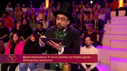 De público tras Aníbal Gómez De público tras Aníbal Gómez
